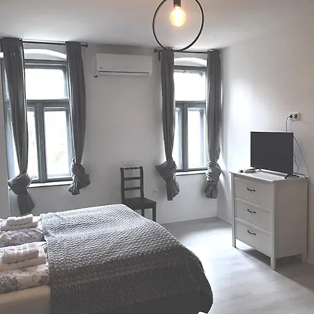 Casa de hóspedes Fuegekert - Bed&wine Zánka