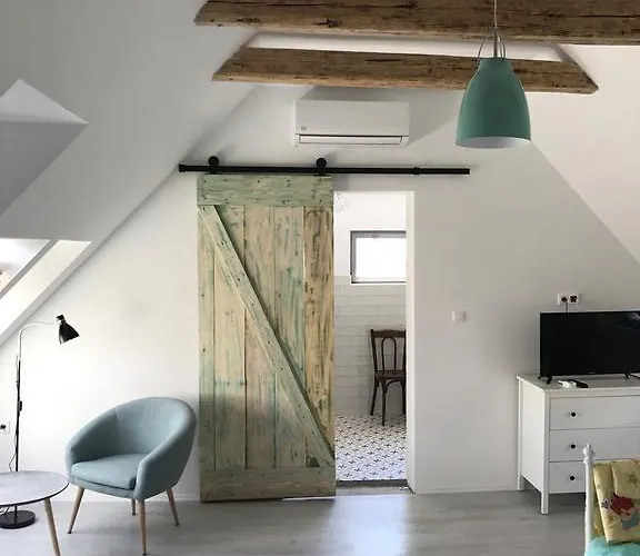 Fuegekert - Bed&wine 4* Zánka